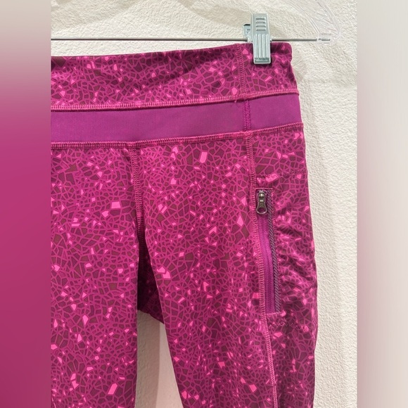 Lululemon Athletica Inspire Tight II Geo Regal Plum Ankle Cropped Leggings 4 - Picture 3 of 16